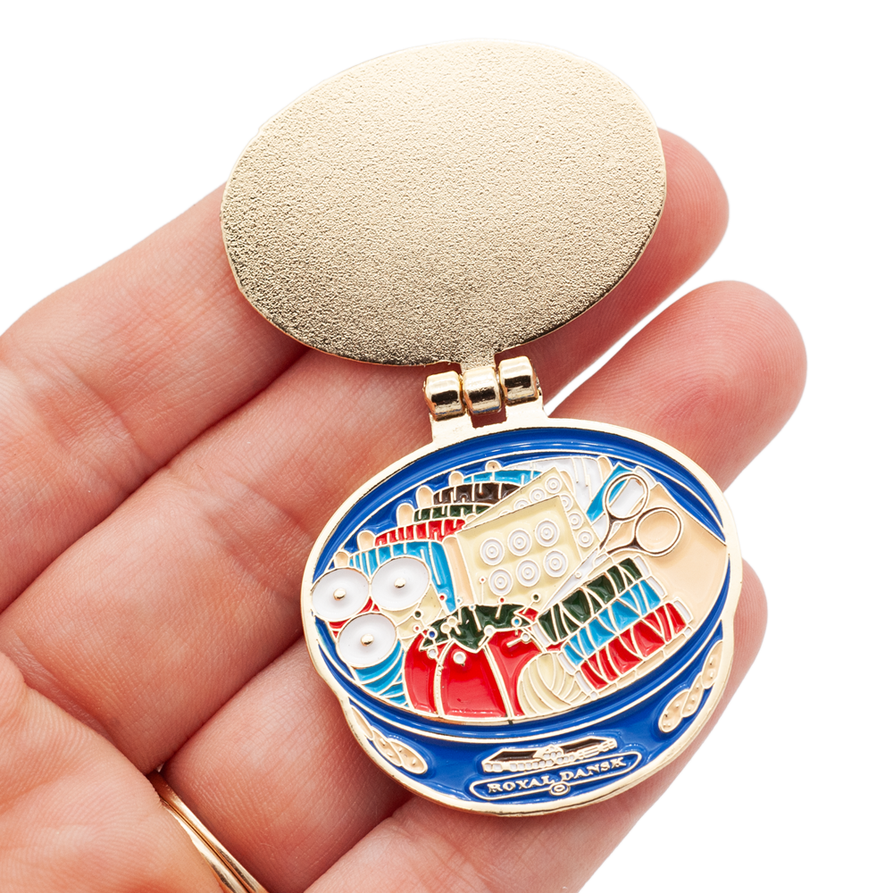 Grandma's Sewing Kit Needle Minder, Small