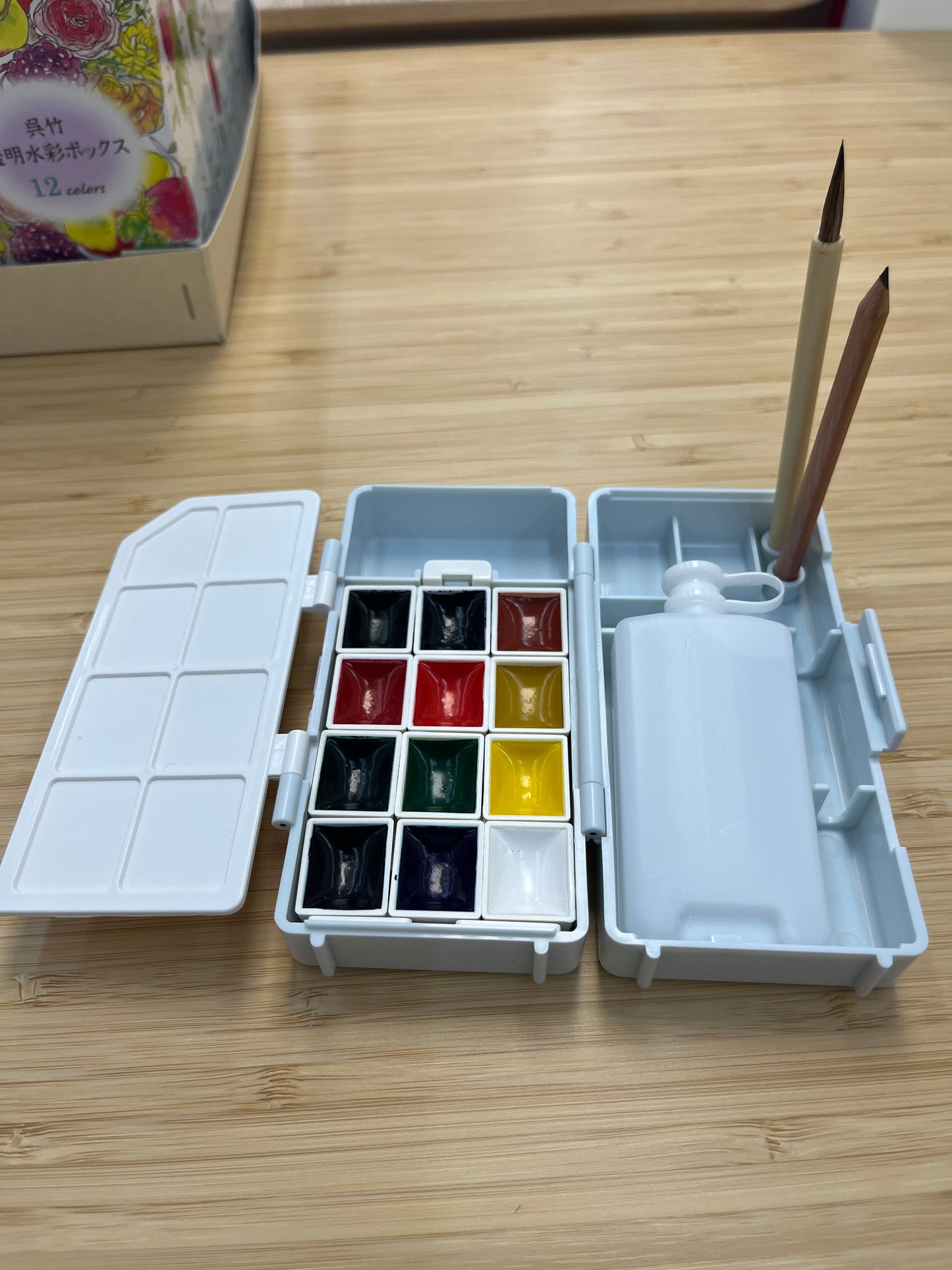 Kuretake Watercolor Box