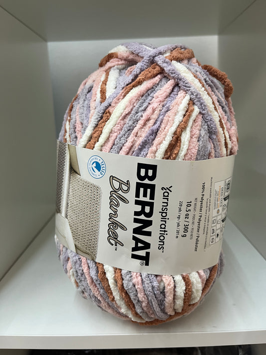 Bernat Blanket Superbulky - Petal
